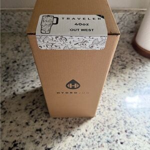 HydroJug Traveler 40oz in Out West Design